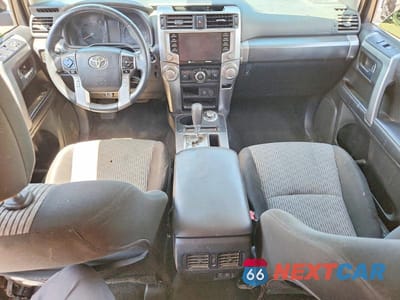 Zdjęcie 8 z 13 samochodu: 2021 TOYOTA 4RUNNER SR5 VIN:JTEMU5JR3M5940832 - miniatura