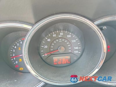 Zdjęcie 9 z 13 samochodu: 2013 KIA SORENTO LX VIN:5XYKTCA62DG322465 - miniatura