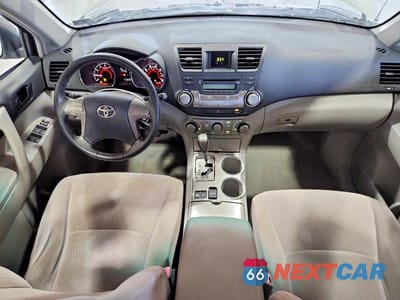 Zdjęcie 8 z 13 samochodu: 2009 TOYOTA HIGHLANDER BASE VIN:JTEES41A592129167 - miniatura