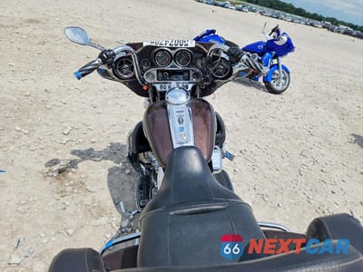 Zdjęcie 6 z 8 samochodu: 2013 HARLEY-DAVIDSON FLHTK ELECTRA GLIDE ULTRA LIMITED VIN:1HD1KEM1XDB607675 - miniatura