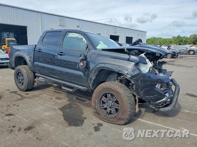 Czwarte zdjęcie samochodu z boku: 2016 TOYOTA TACOMA TRD SPORT VIN:5TFCZ5AN1GX024271 - miniatura