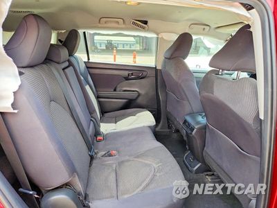 Zdjęcie 11 z 14 samochodu: 2020 TOYOTA HIGHLANDER LE VIN:5TDZZRAHXLS009747 - miniatura