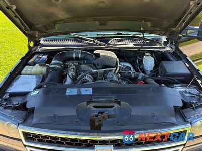 Zdjęcie 7 z 13 samochodu: 2007 CHEVROLET SILVERADO K3500 VIN:1GCJK33DX7F131930 - miniatura