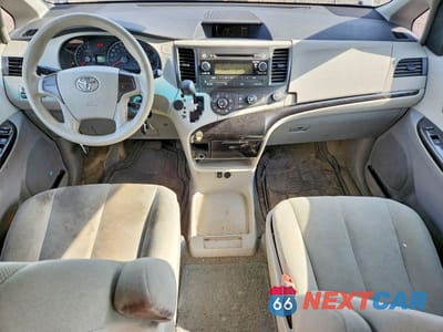 Zdjęcie 8 z 13 samochodu: 2011 TOYOTA SIENNA BASE 7-PASSENGER VIN:5TDKA3DC5BS006467 - miniatura