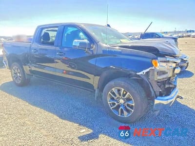 Czwarte zdjęcie samochodu z boku: 2023 CHEVROLET SILVERADO VIN:3GCPDKEK1PG239572 - miniatura