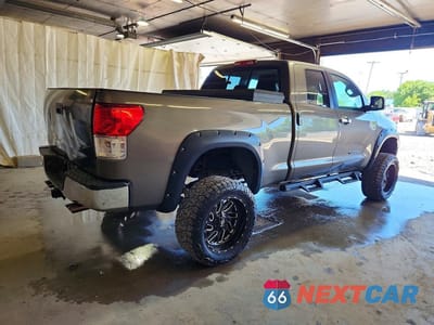 Trzecie zdjęcie samochodu z tyłu: 2011 TOYOTA TUNDRA DOUBLE CAB SR5 VIN:5TFUM5F10BX023887 - miniatura
