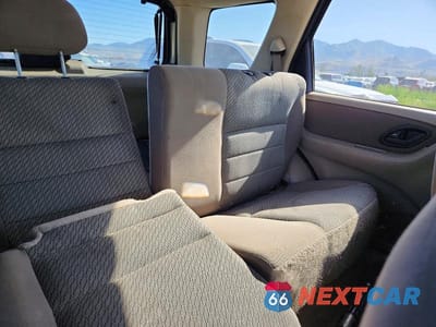 Zdjęcie 10 z 12 samochodu: 2004 FORD ESCAPE XLT VIN:1FMCU93174KA97214 - miniatura