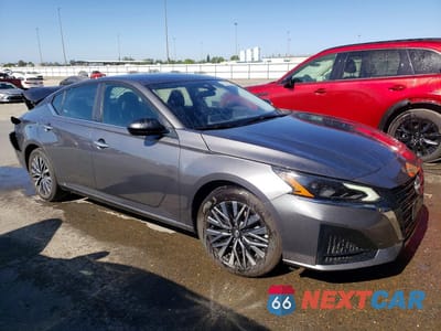 Czwarte zdjęcie samochodu z boku: 2025 NISSAN ALTIMA SV VIN:1N4BL4DV2SN433361 - miniatura