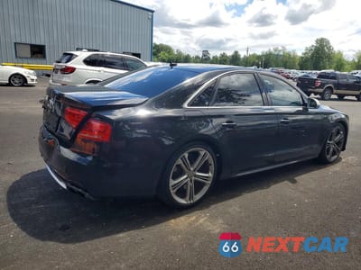 Trzecie zdjęcie samochodu z tyłu: 2013 AUDI S8 QUATTRO VIN:WAUD2AFD1DN026673 - miniatura