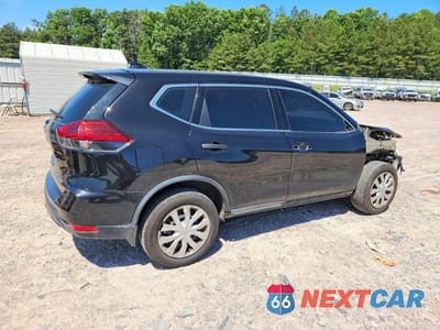 Trzecie zdjęcie samochodu z tyłu: 2017 NISSAN ROGUE S VIN:5N1AT2MV5HC817113 - miniatura