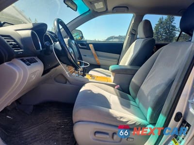 Zdjęcie 7 z 13 samochodu: 2010 TOYOTA HIGHLANDER HYBRID VIN:JTEBW3EH4A2043054 - miniatura