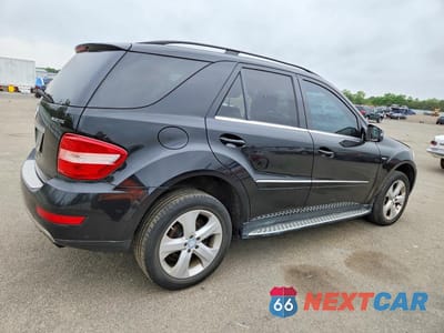 Trzecie zdjęcie samochodu z tyłu: 2011 MERCEDES-BENZ ML 350 BLUETEC VIN:4JGBB2FB9BA628543 - miniatura