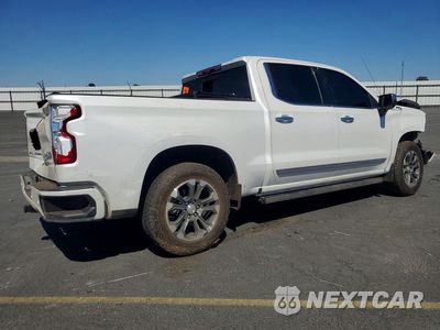 Trzecie zdjęcie samochodu z tyłu: 2025 CHEVROLET SILVERADO K1500 HIGH COUNTRY VIN:3GCUKJE84SG114176 - miniatura