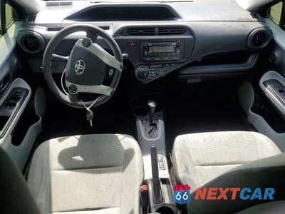 Zdjęcie 8 z 12 samochodu: 2012 TOYOTA PRIUS C ONE VIN:JTDKDTB35C1007577 - miniatura