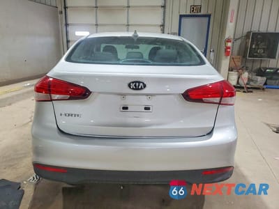 Zdjęcie 6 z 12 samochodu: 2017 KIA FORTE LX VIN:3KPFK4A78HE028977 - miniatura