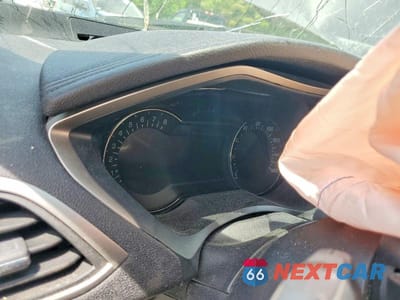 Zdjęcie 9 z 12 samochodu: 2015 LINCOLN MKZ VIN:3LN6L2J98FR601915 - miniatura