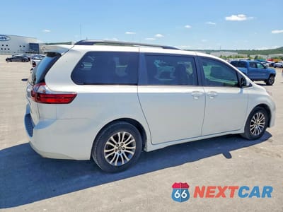 Trzecie zdjęcie samochodu z tyłu: 2020 TOYOTA SIENNA XLE PREMIUM 8-PASSENGER VIN:5TDYZ3DC1LS084782 - miniatura