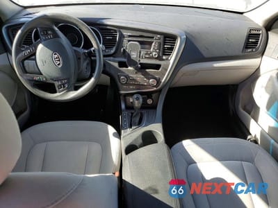 Zdjęcie 8 z 12 samochodu: 2011 KIA OPTIMA LX VIN:KNAGM4A71B5167024 - miniatura