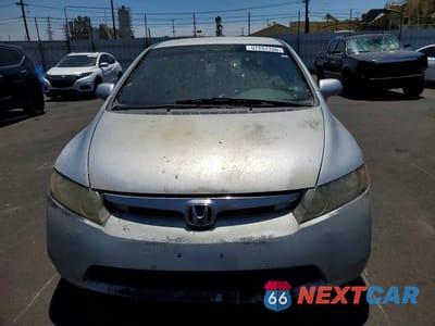 Piąte zdjęcie samochodu w środku: 2008 HONDA CIVIC LX VIN:2HGFA16518H337544 - miniatura