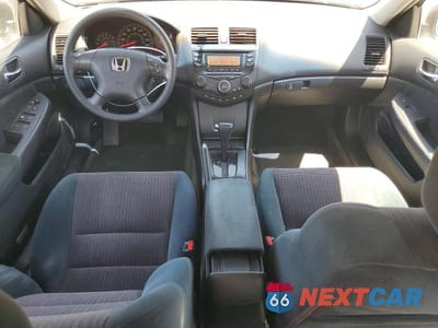 Zdjęcie 8 z 12 samochodu: 2003 HONDA ACCORD LX VIN:3HGCM56363G701398 - miniatura