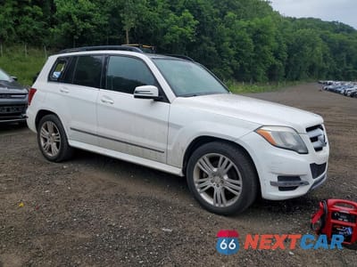 Czwarte zdjęcie samochodu z boku: 2014 MERCEDES-BENZ GLK 350 VIN:WDCGG5HB0EG159560 - miniatura