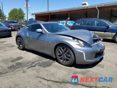 Czwarte zdjęcie samochodu z boku: 2018 NISSAN 370Z TOURING VIN:JN1AZ4EH9JM571015 - miniatura