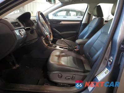 Zdjęcie 7 z 13 samochodu: 2013 VOLKSWAGEN PASSAT SE VIN:1VWBP7A34DC040413 - miniatura