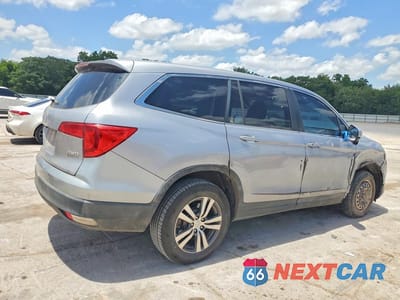 Trzecie zdjęcie samochodu z tyłu: 2017 HONDA PILOT EX VIN:5FNYF6H37HB029771 - miniatura