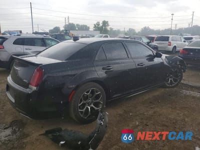 Trzecie zdjęcie samochodu z tyłu: 2017 CHRYSLER 300 S VIN:2C3CCABT3HH617745 - miniatura