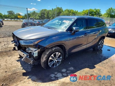 2021 TOYOTA HIGHLANDER XLE 5TDGZRBH8MS061286 - główne zdjęcie licytacji z USA - miniatura