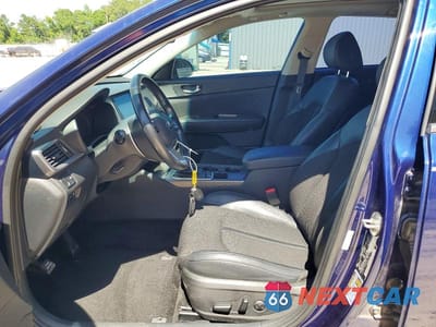 Zdjęcie 7 z 12 samochodu: 2020 KIA OPTIMA S VIN:5XXGT4L35LG396500 - miniatura