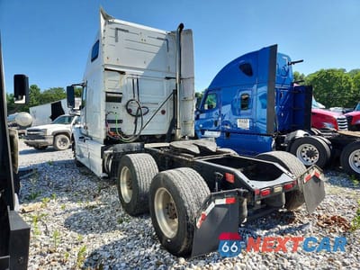 Trzecie zdjęcie samochodu z tyłu: 2014 VOLVO VN VNL VIN:4V4NC9EH2EN165076 - miniatura