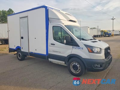 Czwarte zdjęcie samochodu z boku: 2022 FORD TRANSIT DELIVERY TRUCK VIN:1FDBW5Z87NKA20220 - miniatura