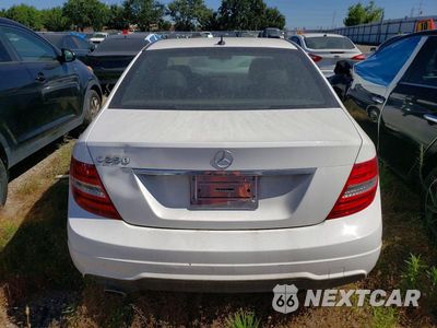 Zdjęcie 6 z 12 samochodu: 2014 MERCEDES-BENZ C 250 VIN:WDDGF4HB2ER310671 - miniatura
