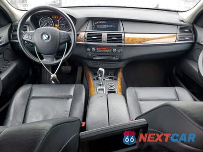 Zdjęcie 8 z 13 samochodu: 2012 BMW X5 XDRIVE50I VIN:5UXZV8C51CL422729 - miniatura