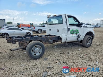 Trzecie zdjęcie samochodu z tyłu: 2016 FORD F350 SUPER DUTY VIN:1FTRF3B60GEB67187 - miniatura