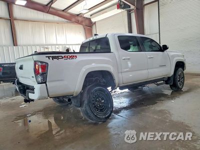 Trzecie zdjęcie samochodu z tyłu: 2022 TOYOTA TACOMA TRD SPORT VIN:3TYCZ5AN6NT072369 - miniatura