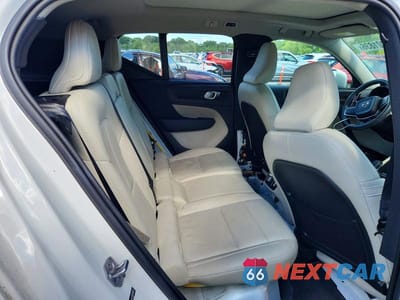 Zdjęcie 11 z 14 samochodu: 2019 VOLVO XC40 T5 MOMENTUM VIN:YV4162XZ3K2014319 - miniatura