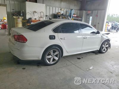 Trzecie zdjęcie samochodu z tyłu: 2015 VOLKSWAGEN PASSAT S VIN:1VWAT7A34FC092019 - miniatura