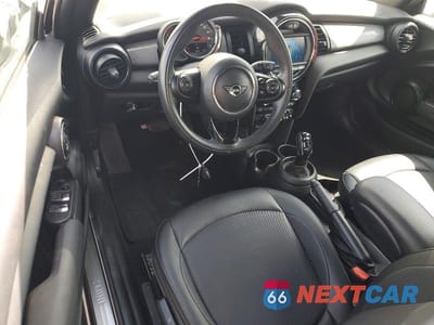 Zdjęcie 8 z 12 samochodu: 2020 MINI COOPER VIN:WMWWJ3C06L3L43500 - miniatura