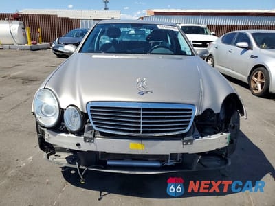 Piąte zdjęcie samochodu w środku: 2005 MERCEDES-BENZ E 500 VIN:WDBUF70JX5A728488 - miniatura