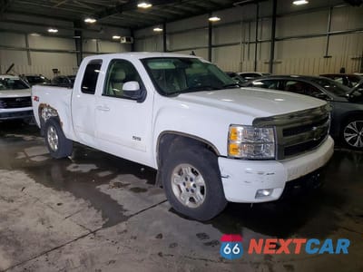 Czwarte zdjęcie samochodu z boku: 2008 CHEVROLET SILVERADO K1500 VIN:1GCEK19J48Z293278 - miniatura