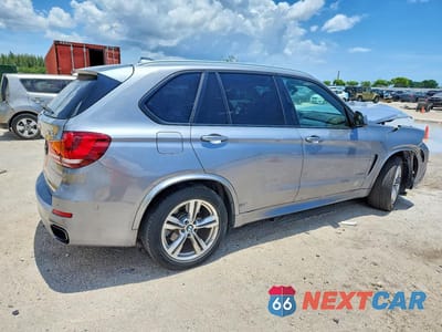 Trzecie zdjęcie samochodu z tyłu: 2016 BMW X5 XDRIVE50I VIN:5UXKR6C57G0J83477 - miniatura
