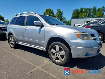 Czwarte zdjęcie samochodu z boku: 2006 MITSUBISHI OUTLANDER SE VIN:JA4LZ41F46U037643 - miniatura
