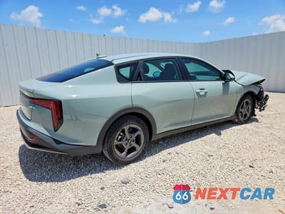 Trzecie zdjęcie samochodu z tyłu: 2025 KIA K4 LXS VIN:3KPFT4DE4SE094389 - miniatura