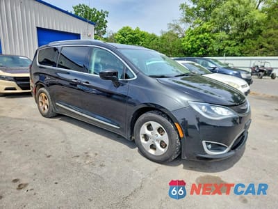 Czwarte zdjęcie samochodu z boku: 2017 CHRYSLER PACIFICA TOURING L PLUS VIN:2C4RC1EG7HR708998 - miniatura