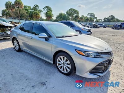 Czwarte zdjęcie samochodu z boku: 2019 TOYOTA CAMRY LE VIN:4T1B11HK1KU232566 - miniatura