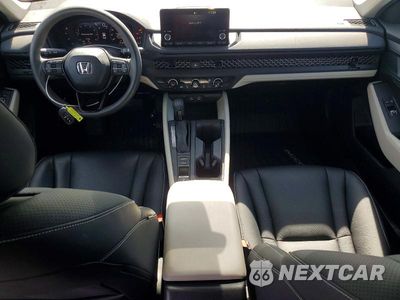 Zdjęcie 8 z 12 samochodu: 2025 HONDA ACCORD VIN:1HGCY1F24SA020738 - miniatura