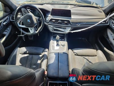 Zdjęcie 8 z 12 samochodu: 2016 BMW 750 XI VIN:WBA7F2C55GG419198 - miniatura