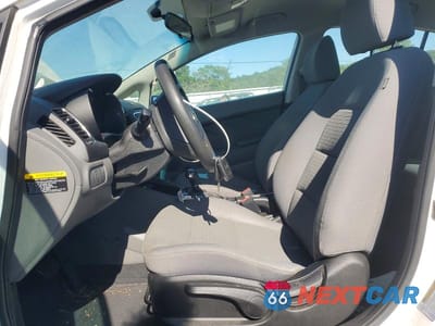 Zdjęcie 7 z 12 samochodu: 2017 KIA FORTE LX VIN:3KPFL4A75HE052778 - miniatura